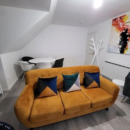 Garland Modern 2 Bedroom Apartment With Parking London Plumstead  Extérieur photo