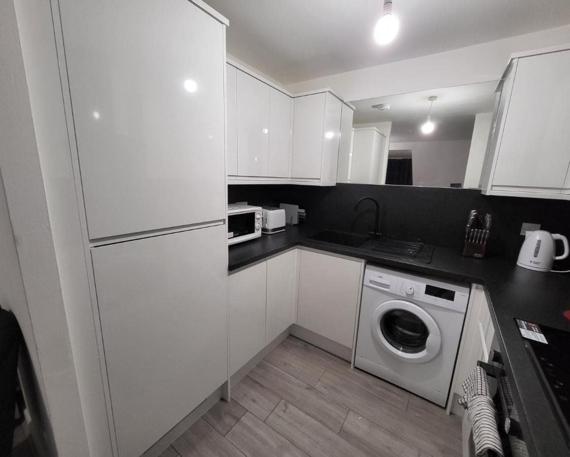 Garland Modern 2 Bedroom Apartment With Parking London Plumstead  Extérieur photo
