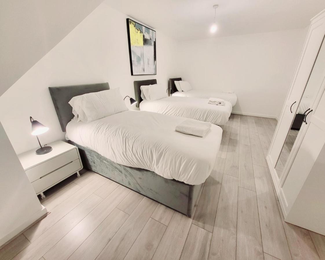 Garland Modern 2 Bedroom Apartment With Parking London Plumstead  Extérieur photo
