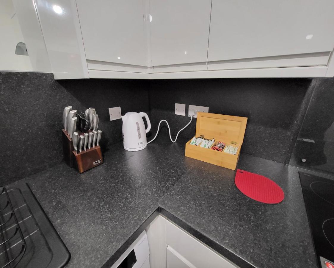 Garland Modern 2 Bedroom Apartment With Parking London Plumstead  Extérieur photo