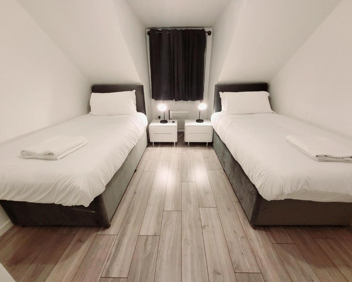 Garland Modern 2 Bedroom Apartment With Parking London Plumstead  Extérieur photo