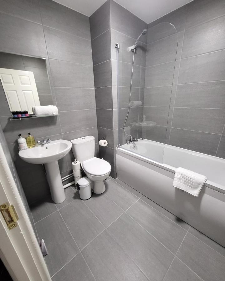 Garland Modern 2 Bedroom Apartment With Parking London Plumstead  Extérieur photo